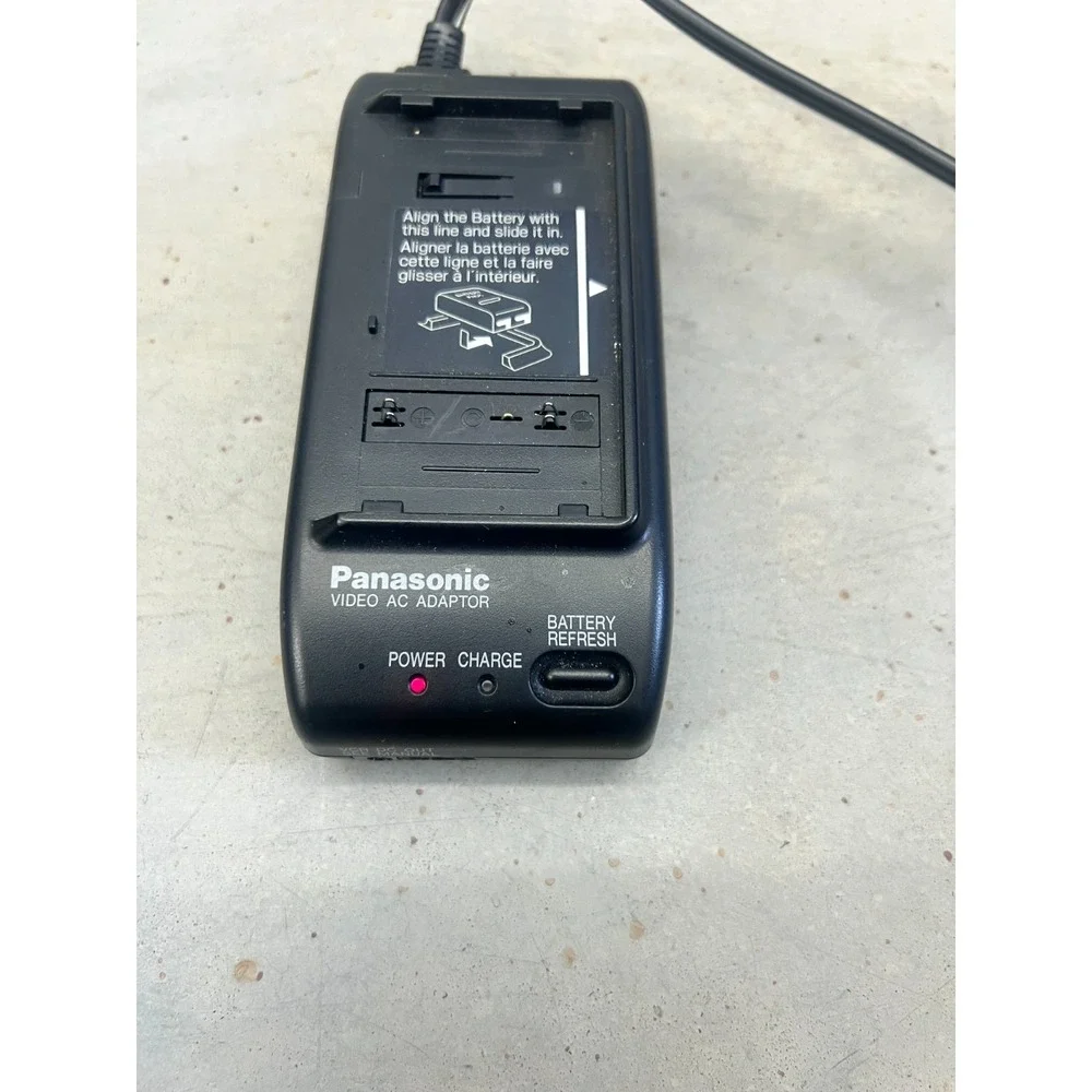 Vintage Panasonic Palmcorder VHS-C PV-L658 Camcorder 23x Zoom Battery Charger